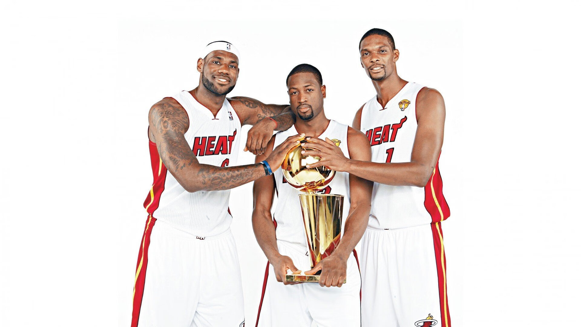 从德甲争冠到澳洲决胜，足球世界的戏剧性如何跨越时空共振